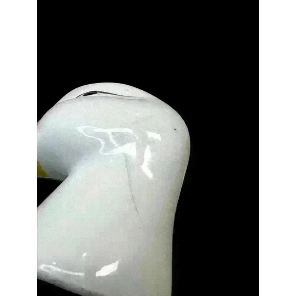 Vintage White Ceramic Cute, Quirky Duck Head Salt And Pepper Shakers - Picture 10 of 13